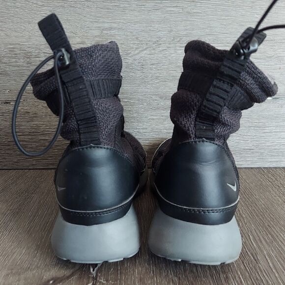 Nike Women’s Roshe Run High Snow Boots 807424-001 Black Pre Owned Size US 6 - Picture 5 of 12